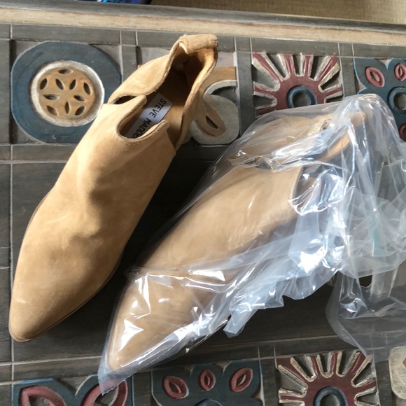 Gorgeous boots - Picture 2 of 8